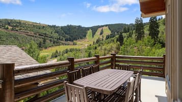 Condo, 4 Bedrooms | Outdoor dining