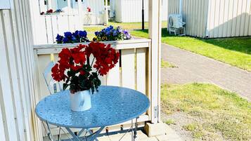 Basic Cabin, Patio | Teres/patio