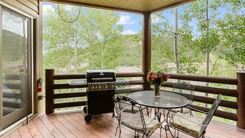 Appartement, 2 slaapkamers | Buiten dineren