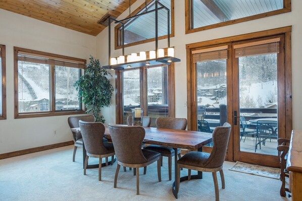 Condo, 3 Bedrooms | Dining