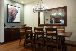 Condo, 4 Bedrooms | Dining
