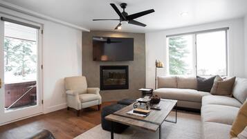 Condo, 1 Bedroom | Living area | Smart TV