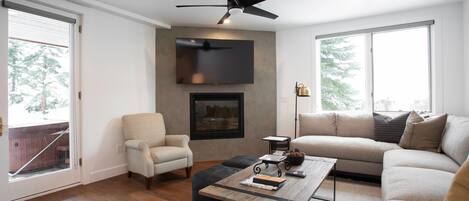 Apartamento, 1 habitación | Zona de estar | Una Smart TV