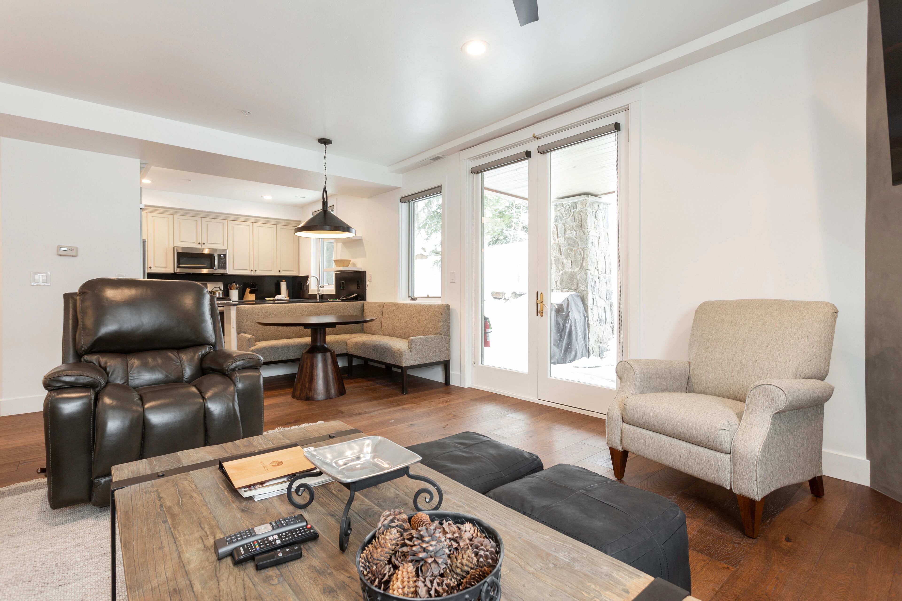 Condo, 1 Bedroom | Living area