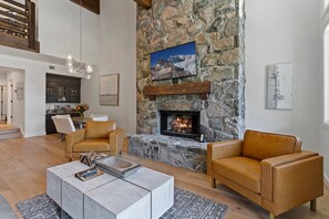 Condo, 3 Bedrooms | Interior