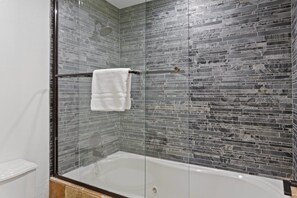 Condo, 3 Bedrooms | Bathroom | Towels, shampoo - Trail's End Lodge at Deer Valley Resort - Three Bedroom Residence with Spa #501 3 Condo (Park City)
