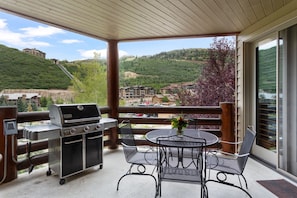 Condo, 2 Bedrooms | Outdoor dining
