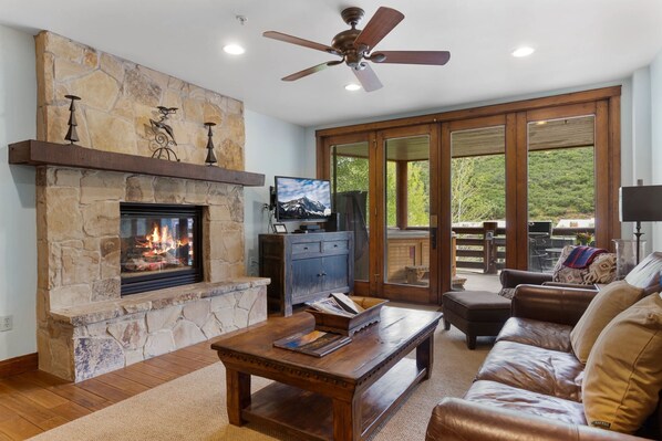 Condo, 2 Bedrooms | Living area | Smart TV