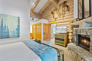 Condo, 3 Bedrooms