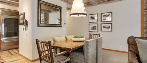 Condo, 2 Bedrooms | Dining