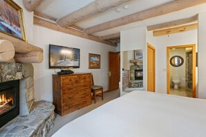 Condo, 2 Bedrooms | 2 bedrooms, free WiFi