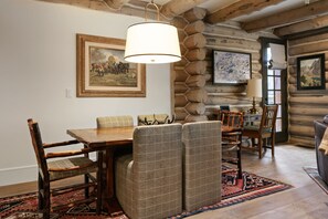 Condo, 2 Bedrooms | Dining