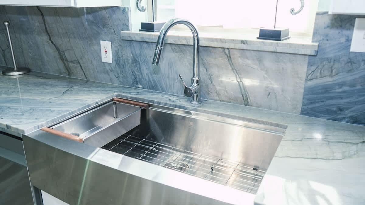 House, 4 Bedrooms | Private kitchen | Fridge, oven, coffee/tea maker, toaster