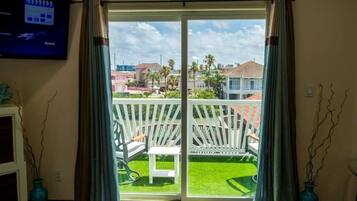 House, 4 Bedrooms | Interior