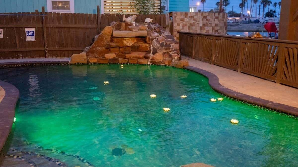 House, 4 Bedrooms | Pool