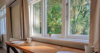 Diamond Cottage | Farm Cottage 10min from the City