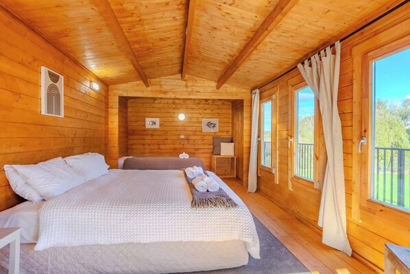 4 bedrooms, iron/ironing board, travel cot, WiFi