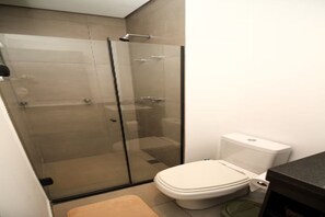 Hårtørrer, håndklæder, Sæbe, Toiletpapir