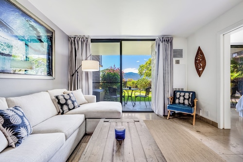 Beautiful Oceanfront Condo with Ocean Views, Steps to Beach Pool & More!