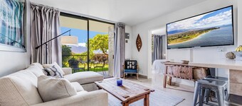 Beautiful Oceanfront Condo with Ocean Views, Steps to Beach Pool & More!