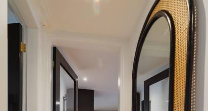 The West End Loft - 5* - Free Private Parking!