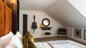 2 bedrooms, iron/ironing board, travel cot, free WiFi