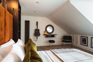 2 bedrooms, iron/ironing board, travel crib, free WiFi