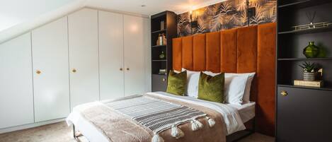 2 bedrooms, iron/ironing board, travel cot, free WiFi