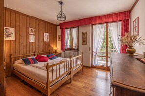 4 chambres, fer et planche à repasser, Wi-Fi gratuit, draps fournis