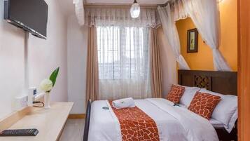 1 bedroom, in-room safe, desk, free WiFi