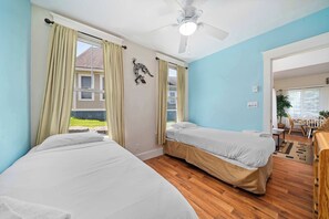 2 chambres, fer et planche Ă repasser, Wi-Fi, draps fournis