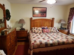 5 bedrooms, iron/ironing board, free WiFi, bed sheets - CR-304  Moose Manor, 5 BR, 4 Full Baths, Game Room, 2 Living Rooms,WiFi (Beech Mountain)