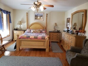 5 bedrooms, iron/ironing board, free WiFi, bed sheets