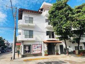 Exterior - Rooftop Spa Tub, Lounge Chairs, BBQ, Views (Puerto Vallarta)
