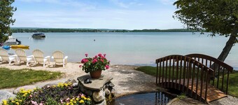 Relaxed Lakeside Living Near Petoskey