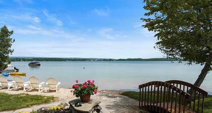 Relaxed Lakeside Living Near Petoskey