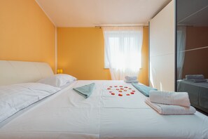 4 habitaciones, cunas gratuitas y ropa de cama
