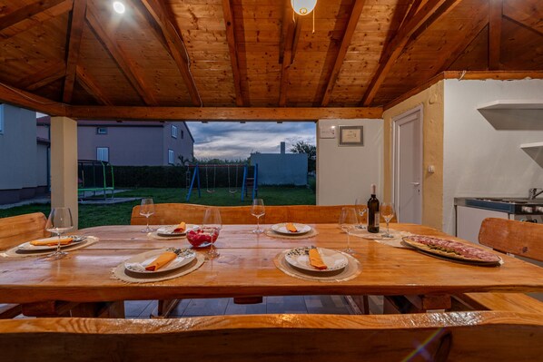 屋外ダイニングエリア