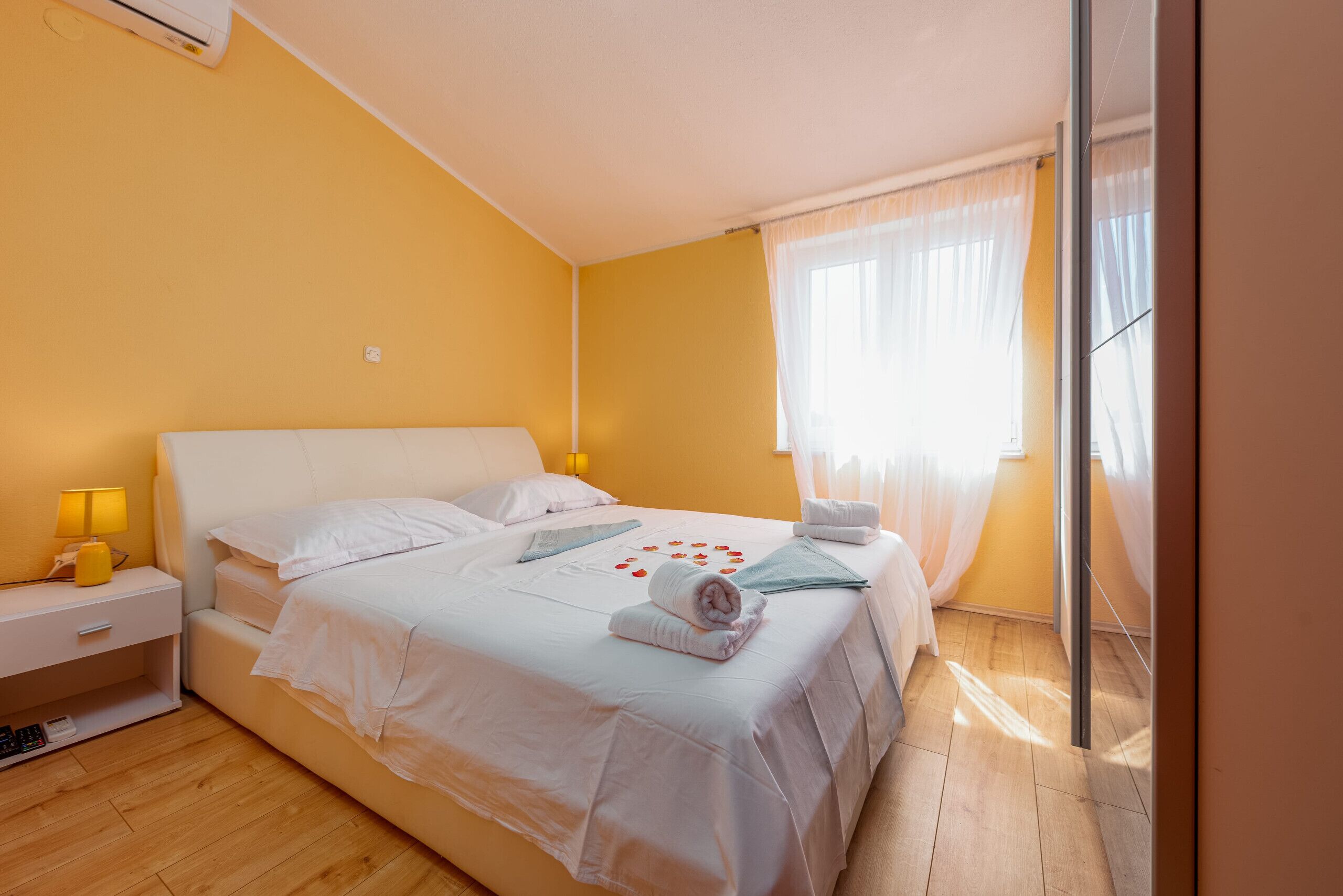 4 habitaciones, cunas gratuitas y ropa de cama 