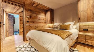 4 habitaciones, tabla de planchar con plancha, wifi y ropa de cama