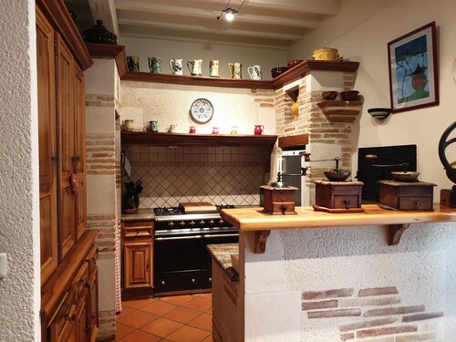 CHEZ DANIELE - Charming house in the heart of the village of Lalbenque