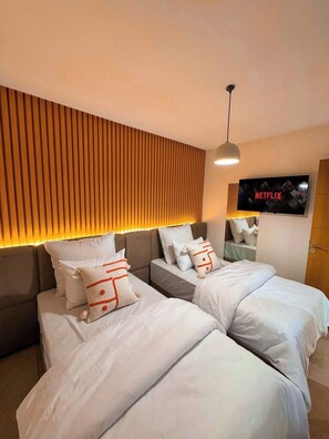 2 bedrooms, iron/ironing board, WiFi