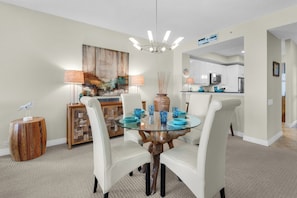 Dining - Beach Colony West 10E Gulf Front 2BR w/ Beach Chair Service & WINTER RATES (Navarre)