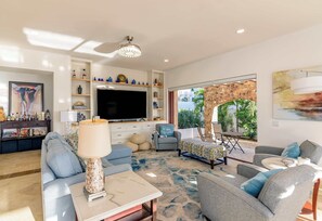 Télévision, chaîne hi-fi, espaces bureaux