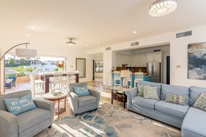 Télévision, chaîne hi-fi, espaces bureaux