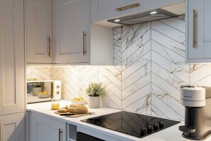 Fridge, microwave, oven, stovetop