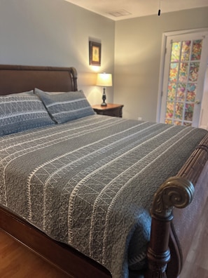 4 bedrooms, in-room safe, desk, iron/ironing board - Retreat at Sanford Riverwalk-4 BR 3 BA Heated Salt H2O-Pool Home and Fenced Yard (Sanford)