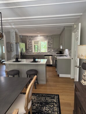 Microwave, oven, stovetop, dishwasher