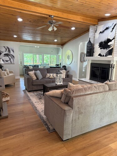 Charming 3-bedroom house on golf course in Hot Springs Village