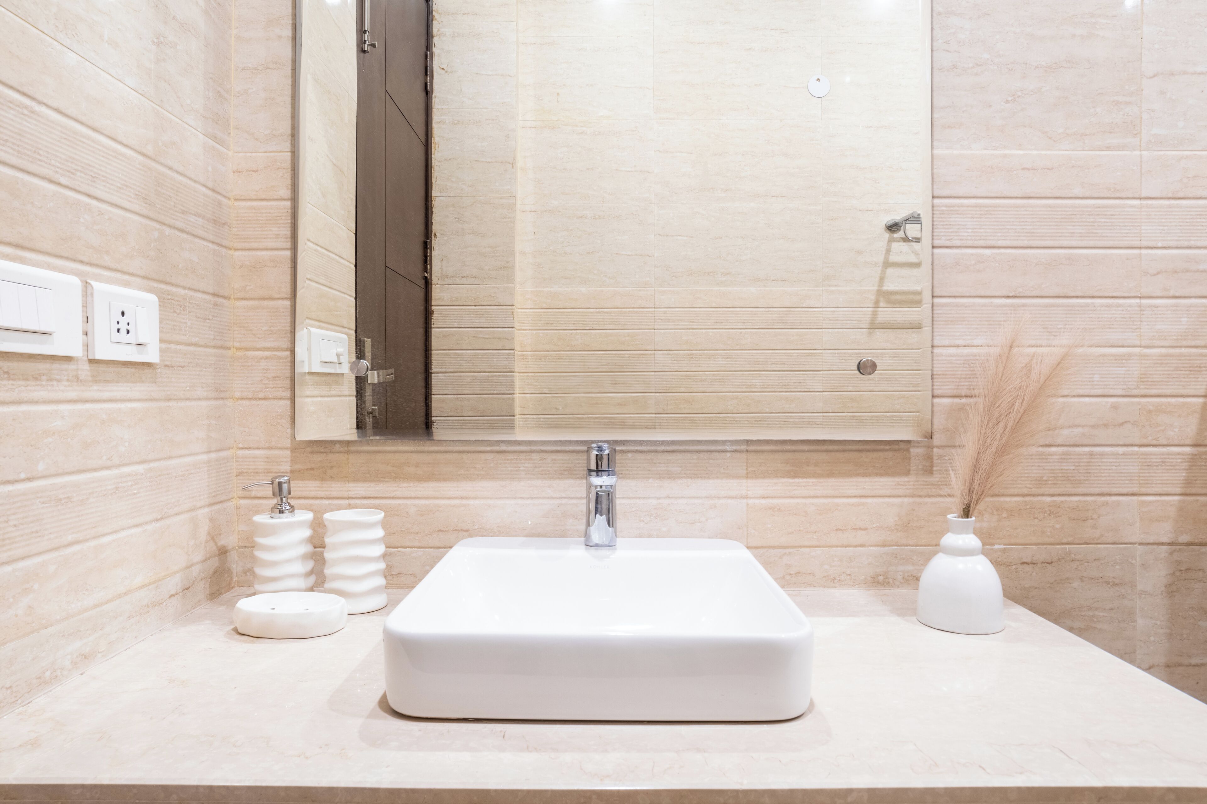 Studio, Stadtblick | Badezimmer | Dusche, kostenlose Toilettenartikel, Hausschuhe, Handtücher